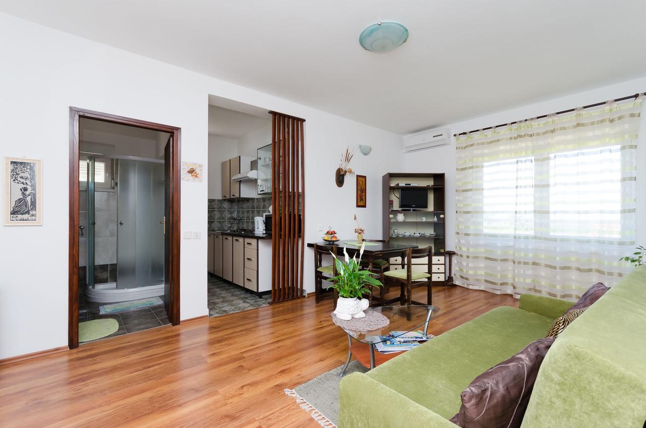 פונאנט Apartments Miljenko מראה חיצוני תמונה