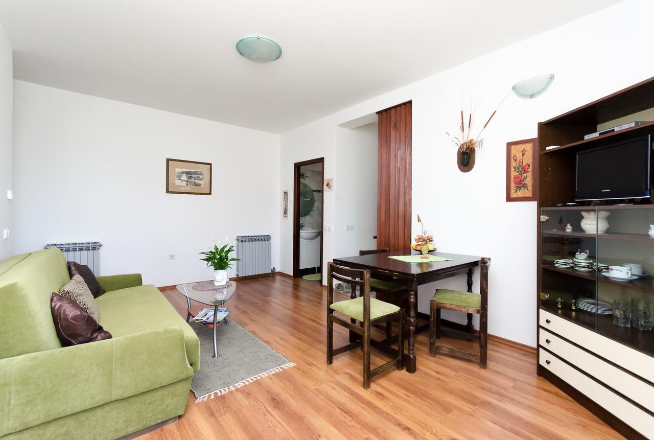 פונאנט Apartments Miljenko מראה חיצוני תמונה