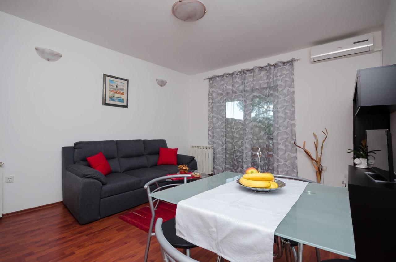 פונאנט Apartments Miljenko מראה חיצוני תמונה