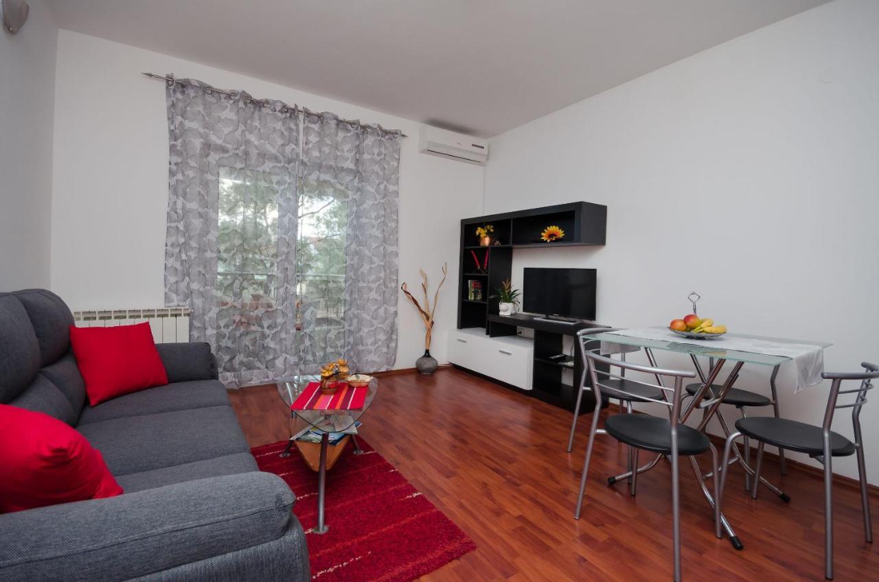 פונאנט Apartments Miljenko מראה חיצוני תמונה