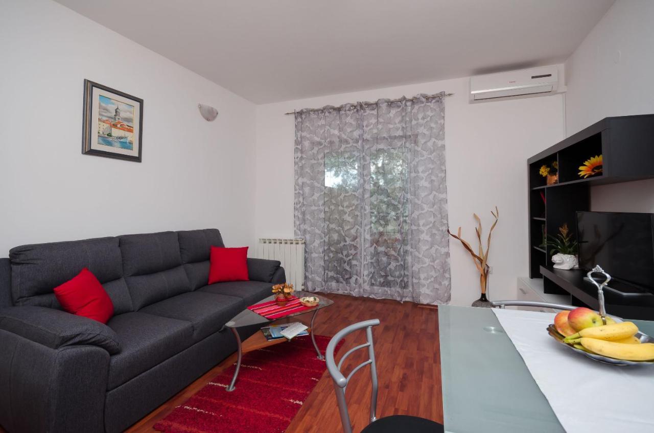 פונאנט Apartments Miljenko מראה חיצוני תמונה